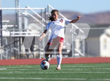 Thumbnail 1 in Equipo Academy vs. Truckee (NIAA 3A State Semifinals) photogallery.
