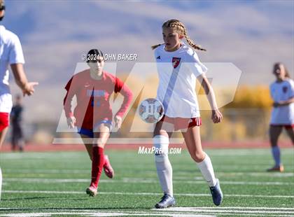 Thumbnail 1 in Equipo Academy vs. Truckee (NIAA 3A State Semifinals) photogallery.