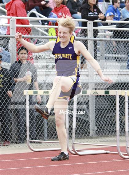 Thumbnail 3 in 4th Annual Randy Sturgeon Invitational (100, 110 HH, 300 LH, 400) photogallery.