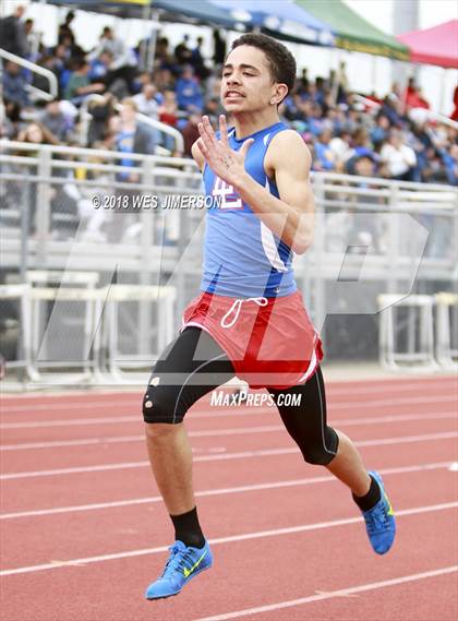 Thumbnail 1 in 4th Annual Randy Sturgeon Invitational (100, 110 HH, 300 LH, 400) photogallery.