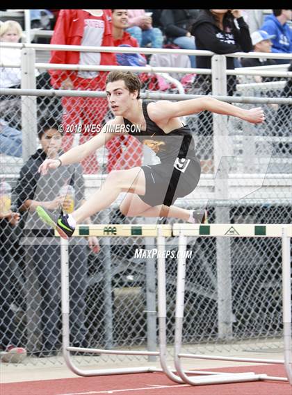 Thumbnail 3 in 4th Annual Randy Sturgeon Invitational (100, 110 HH, 300 LH, 400) photogallery.