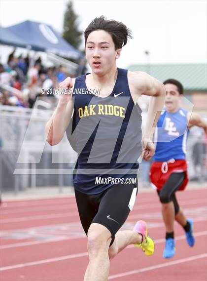 Thumbnail 3 in 4th Annual Randy Sturgeon Invitational (100, 110 HH, 300 LH, 400) photogallery.