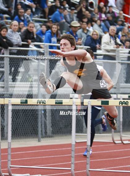 Thumbnail 3 in 4th Annual Randy Sturgeon Invitational (100, 110 HH, 300 LH, 400) photogallery.