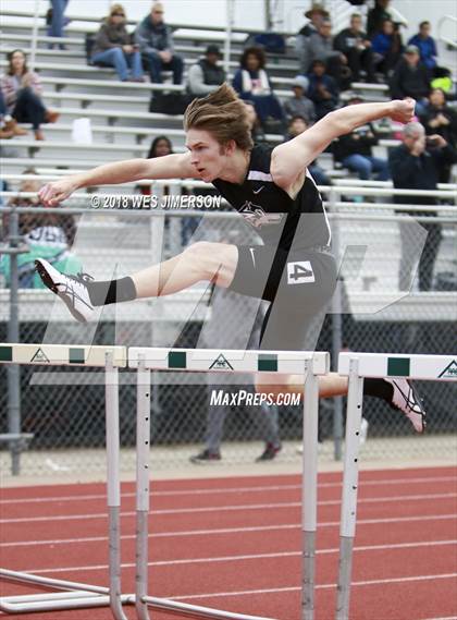 Thumbnail 2 in 4th Annual Randy Sturgeon Invitational (100, 110 HH, 300 LH, 400) photogallery.