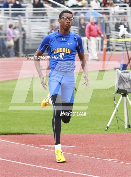 Thumbnail 3 in 4th Annual Randy Sturgeon Invitational (100, 110 HH, 300 LH, 400) photogallery.