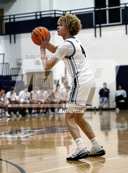 Thumbnail 2 in Charlotte Catholic @ Charlotte Latin photogallery.