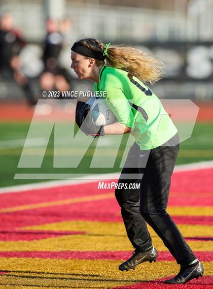 Thumbnail 3 in Ridgefield vs. Columbia River (WIAA 2A Playoffs) photogallery.