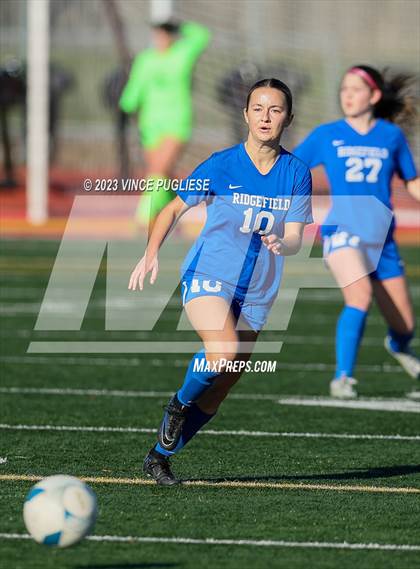 Thumbnail 3 in Ridgefield vs. Columbia River (WIAA 2A Playoffs) photogallery.
