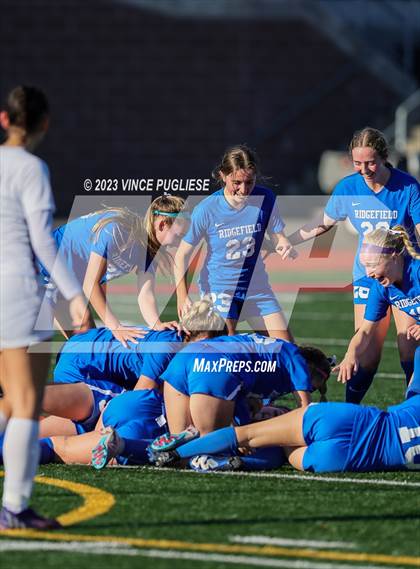 Thumbnail 2 in Ridgefield vs. Columbia River (WIAA 2A Playoffs) photogallery.
