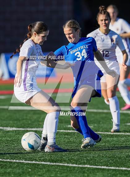 Thumbnail 3 in Ridgefield vs. Columbia River (WIAA 2A Playoffs) photogallery.