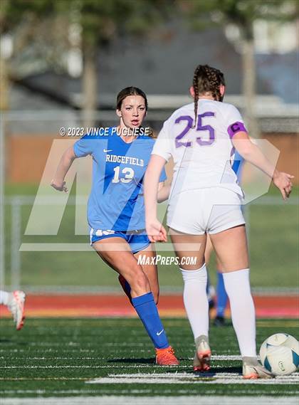 Thumbnail 1 in Ridgefield vs. Columbia River (WIAA 2A Playoffs) photogallery.