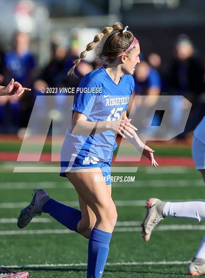 Thumbnail 3 in Ridgefield vs. Columbia River (WIAA 2A Playoffs) photogallery.