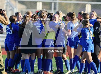 Thumbnail 1 in Ridgefield vs. Columbia River (WIAA 2A Playoffs) photogallery.