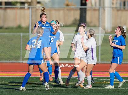 Thumbnail 1 in Ridgefield vs. Columbia River (WIAA 2A Playoffs) photogallery.