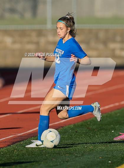 Thumbnail 3 in Ridgefield vs. Columbia River (WIAA 2A Playoffs) photogallery.