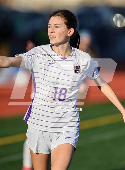 Thumbnail 1 in Ridgefield vs. Columbia River (WIAA 2A Playoffs) photogallery.