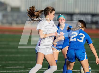 Thumbnail 3 in Ridgefield vs. Columbia River (WIAA 2A Playoffs) photogallery.