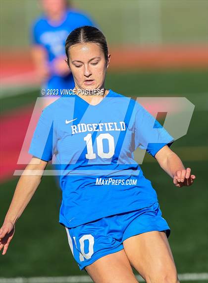 Thumbnail 3 in Ridgefield vs. Columbia River (WIAA 2A Playoffs) photogallery.