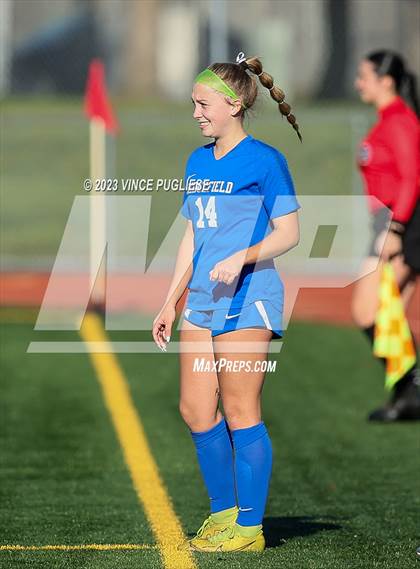 Thumbnail 3 in Ridgefield vs. Columbia River (WIAA 2A Playoffs) photogallery.