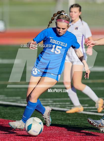 Thumbnail 3 in Ridgefield vs. Columbia River (WIAA 2A Playoffs) photogallery.