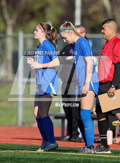 Thumbnail 2 in Ridgefield vs. Columbia River (WIAA 2A Playoffs) photogallery.