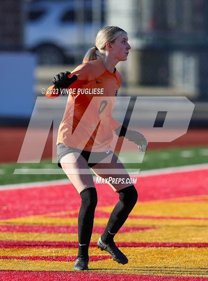 Thumbnail 1 in Ridgefield vs. Columbia River (WIAA 2A Playoffs) photogallery.