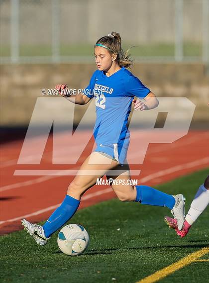 Thumbnail 2 in Ridgefield vs. Columbia River (WIAA 2A Playoffs) photogallery.