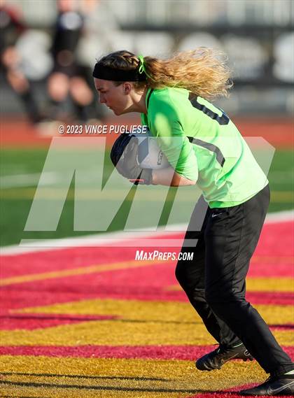 Thumbnail 1 in Ridgefield vs. Columbia River (WIAA 2A Playoffs) photogallery.