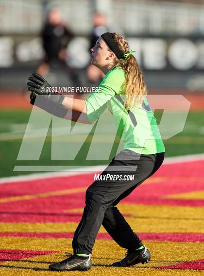 Thumbnail 3 in Ridgefield vs. Columbia River (WIAA 2A Playoffs) photogallery.