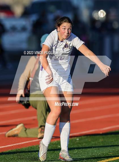 Thumbnail 1 in Ridgefield vs. Columbia River (WIAA 2A Playoffs) photogallery.