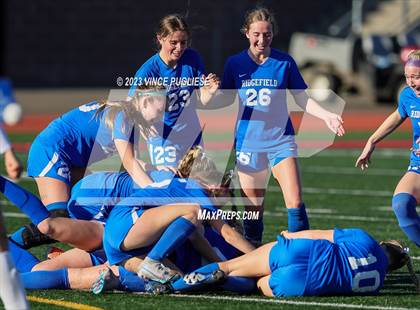 Thumbnail 1 in Ridgefield vs. Columbia River (WIAA 2A Playoffs) photogallery.
