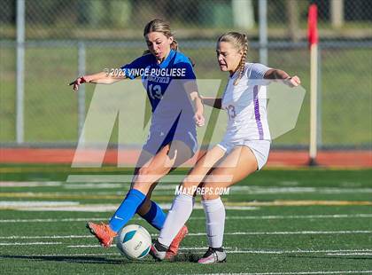 Thumbnail 1 in Ridgefield vs. Columbia River (WIAA 2A Playoffs) photogallery.