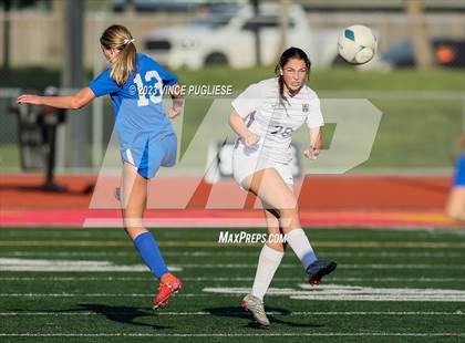 Thumbnail 3 in Ridgefield vs. Columbia River (WIAA 2A Playoffs) photogallery.