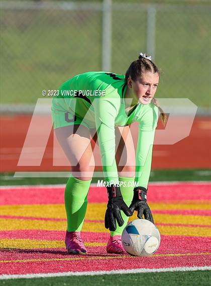 Thumbnail 2 in Ridgefield vs. Columbia River (WIAA 2A Playoffs) photogallery.
