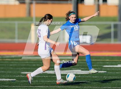 Thumbnail 3 in Ridgefield vs. Columbia River (WIAA 2A Playoffs) photogallery.
