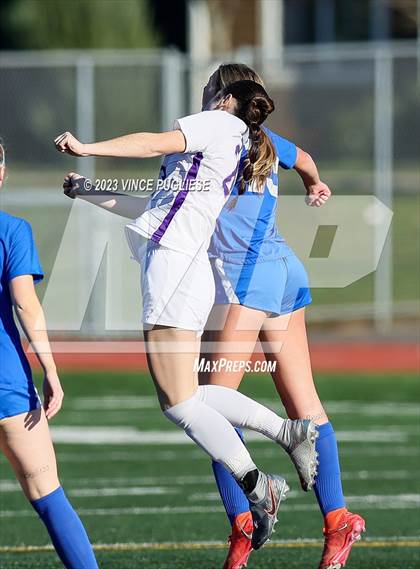 Thumbnail 3 in Ridgefield vs. Columbia River (WIAA 2A Playoffs) photogallery.