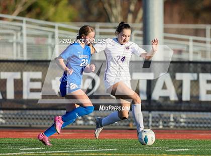 Thumbnail 2 in Ridgefield vs. Columbia River (WIAA 2A Playoffs) photogallery.