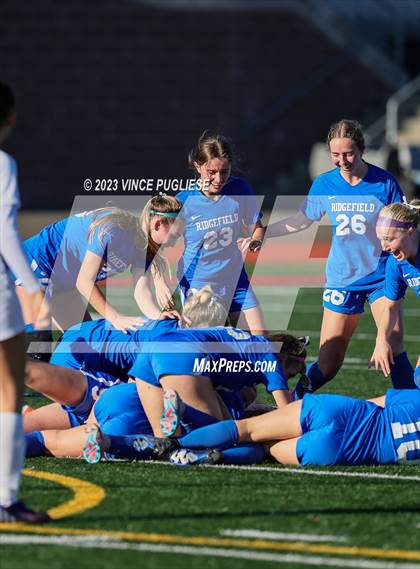 Thumbnail 1 in Ridgefield vs. Columbia River (WIAA 2A Playoffs) photogallery.
