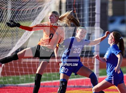 Thumbnail 2 in Ridgefield vs. Columbia River (WIAA 2A Playoffs) photogallery.