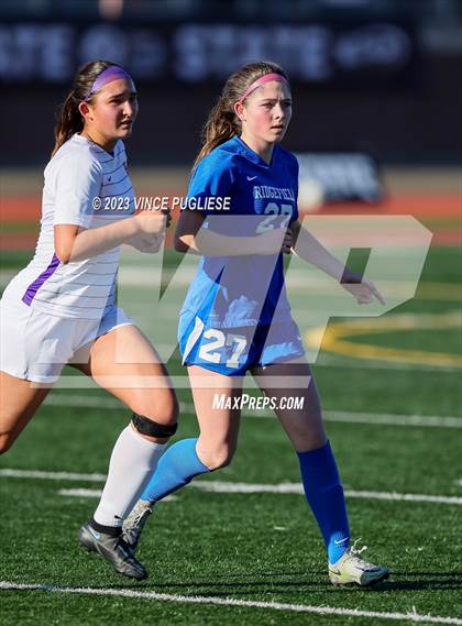 Thumbnail 1 in Ridgefield vs. Columbia River (WIAA 2A Playoffs) photogallery.