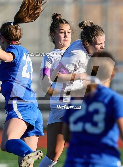 Thumbnail 2 in Ridgefield vs. Columbia River (WIAA 2A Playoffs) photogallery.