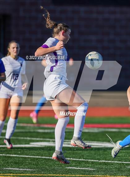 Thumbnail 3 in Ridgefield vs. Columbia River (WIAA 2A Playoffs) photogallery.