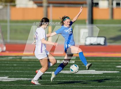 Thumbnail 2 in Ridgefield vs. Columbia River (WIAA 2A Playoffs) photogallery.