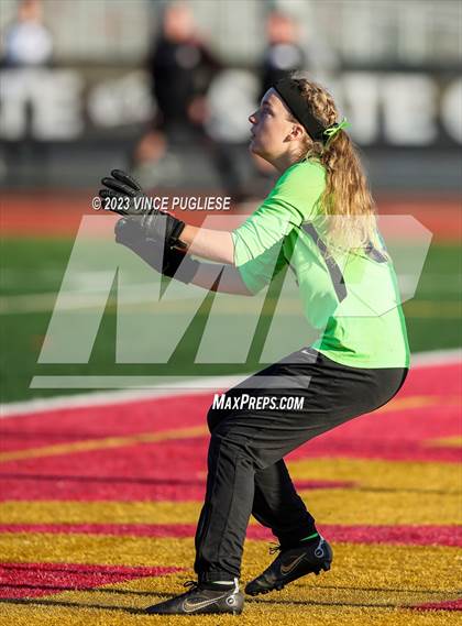 Thumbnail 2 in Ridgefield vs. Columbia River (WIAA 2A Playoffs) photogallery.