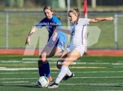 Thumbnail 3 in Ridgefield vs. Columbia River (WIAA 2A Playoffs) photogallery.