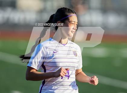 Thumbnail 3 in Ridgefield vs. Columbia River (WIAA 2A Playoffs) photogallery.