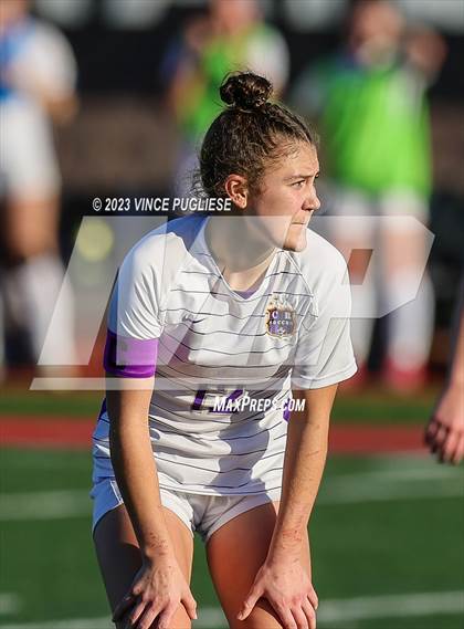 Thumbnail 3 in Ridgefield vs. Columbia River (WIAA 2A Playoffs) photogallery.