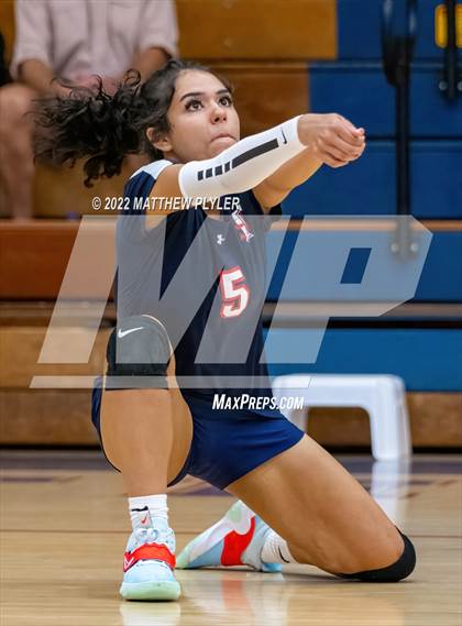 Thumbnail 1 in Triton @ Terry Sanford photogallery.