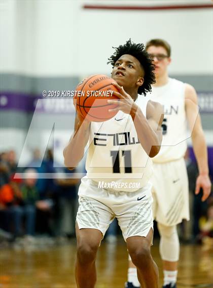 Thumbnail 3 in Evanston vs Loyola Academy (IHSA 4A Sectional Final) photogallery.
