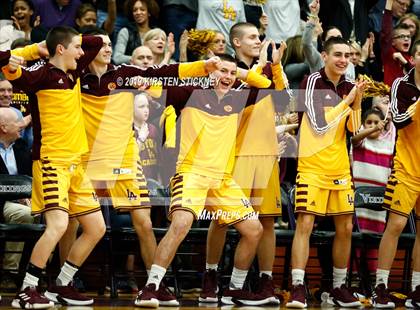 Thumbnail 1 in Evanston vs Loyola Academy (IHSA 4A Sectional Final) photogallery.